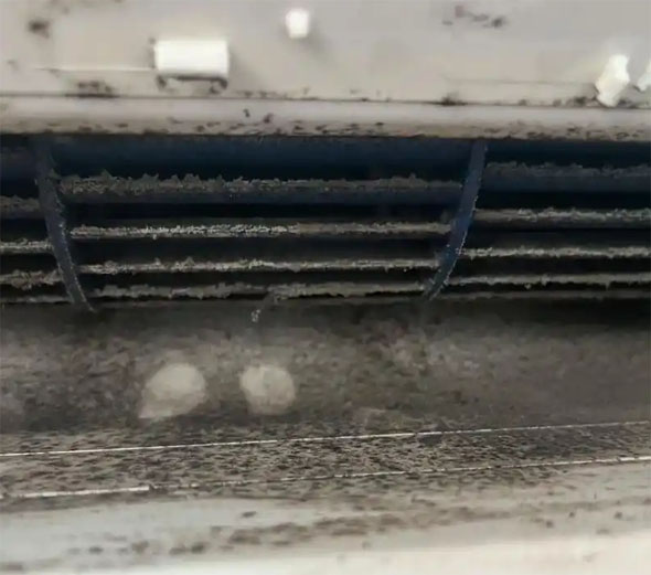 崇左市空调吹的风有股烧焦味是怎么回事